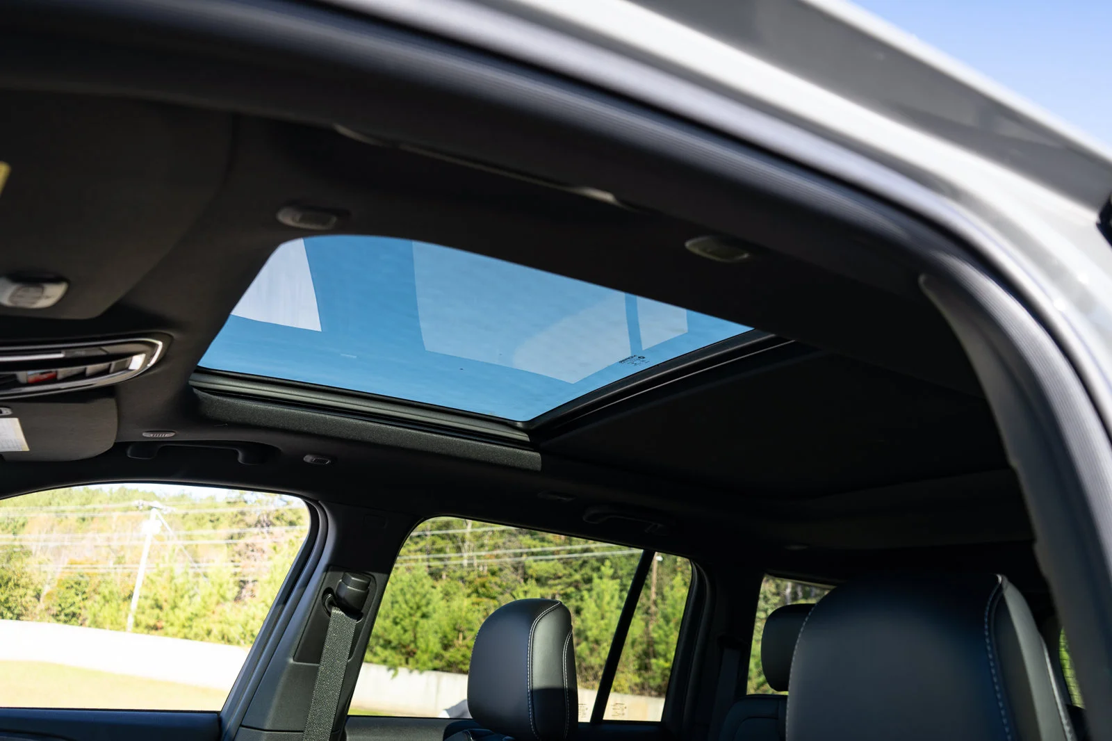 New 2027 Gray Jeep Limited Reserve image 16