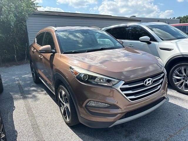 Used 2017 Beige Hyundai Sport image 4