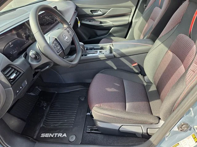 New 2026 Atlantic Gray Metallic / Super Black Two-tone Nissan SR image 10
