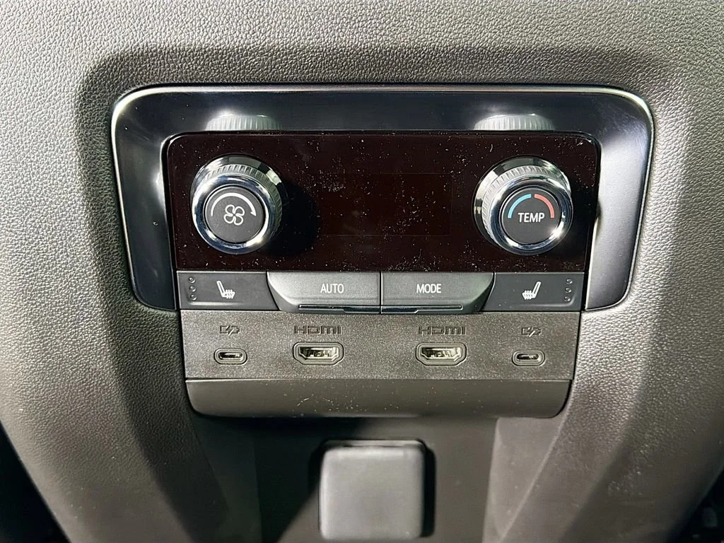 2026 Chevrolet Suburban High Country - Photo 22