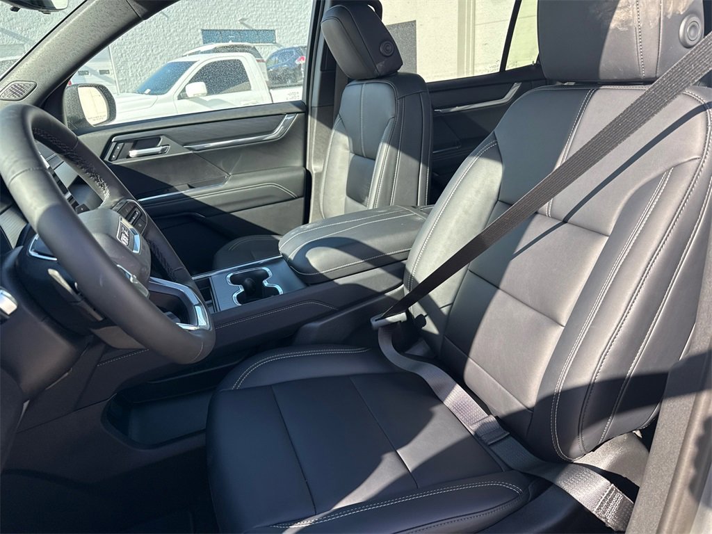 2026 GMC ACADIA - Image 15