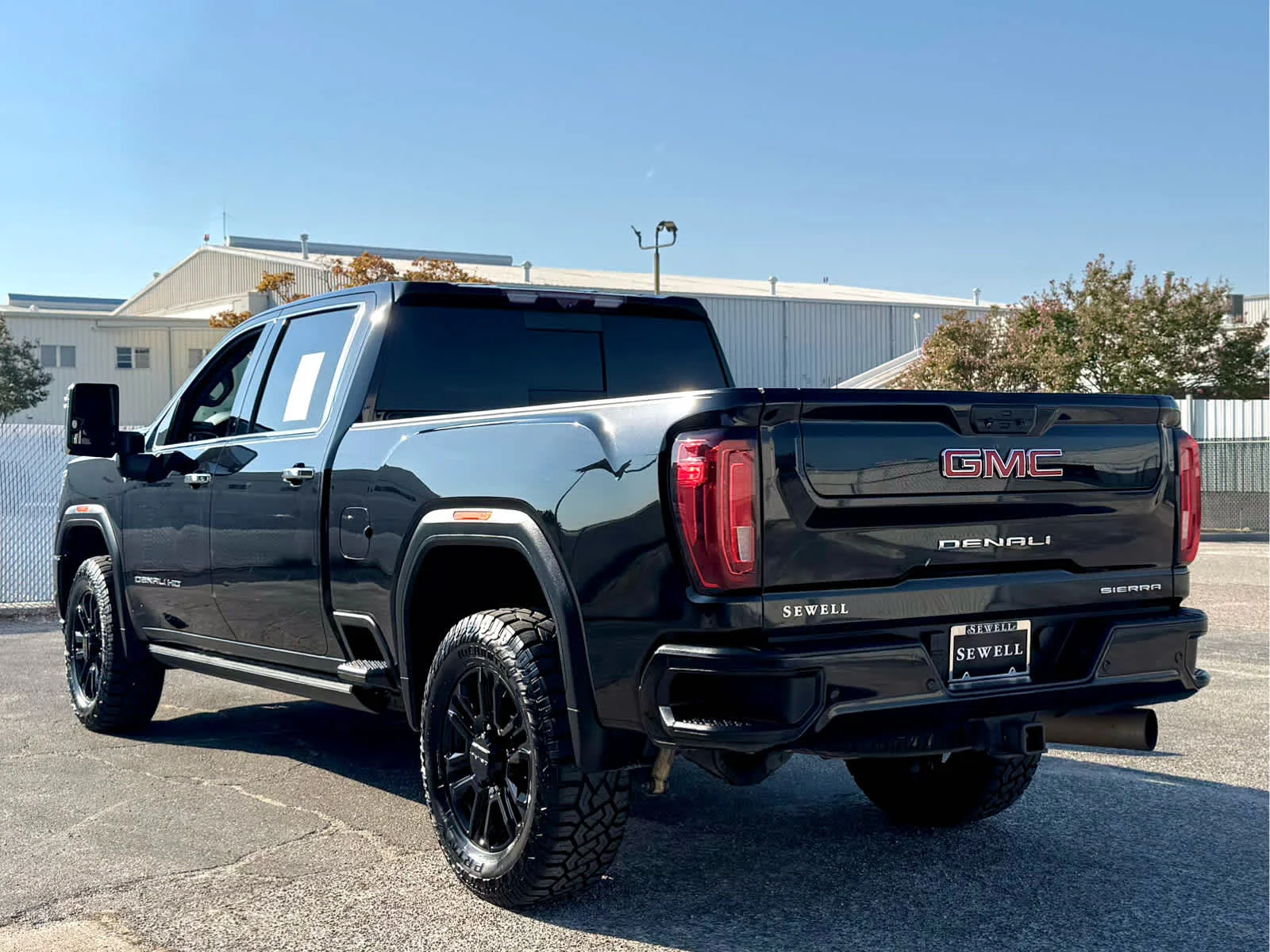 Used 2022 EBONY TWILIGHT METALLIC GMC Denali image 4