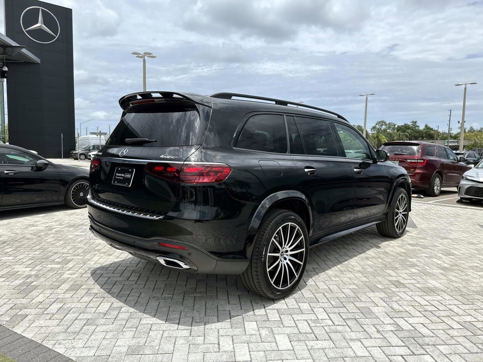 New 2026 Obsidian Black Metallic Mercedes-Benz 450 4MATIC® SUV image 5