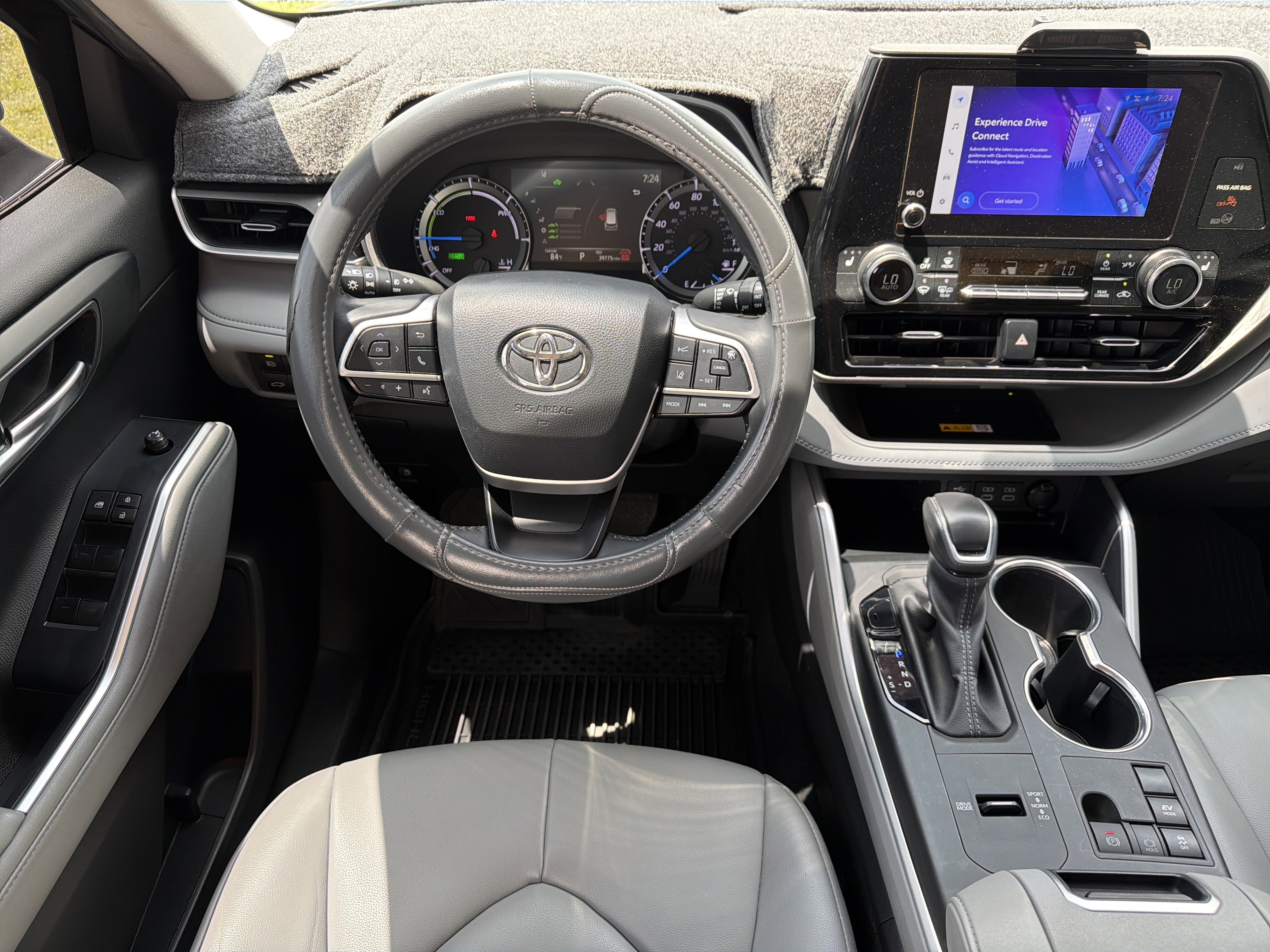 Used 2024 Moon Dust Toyota XLE image 15