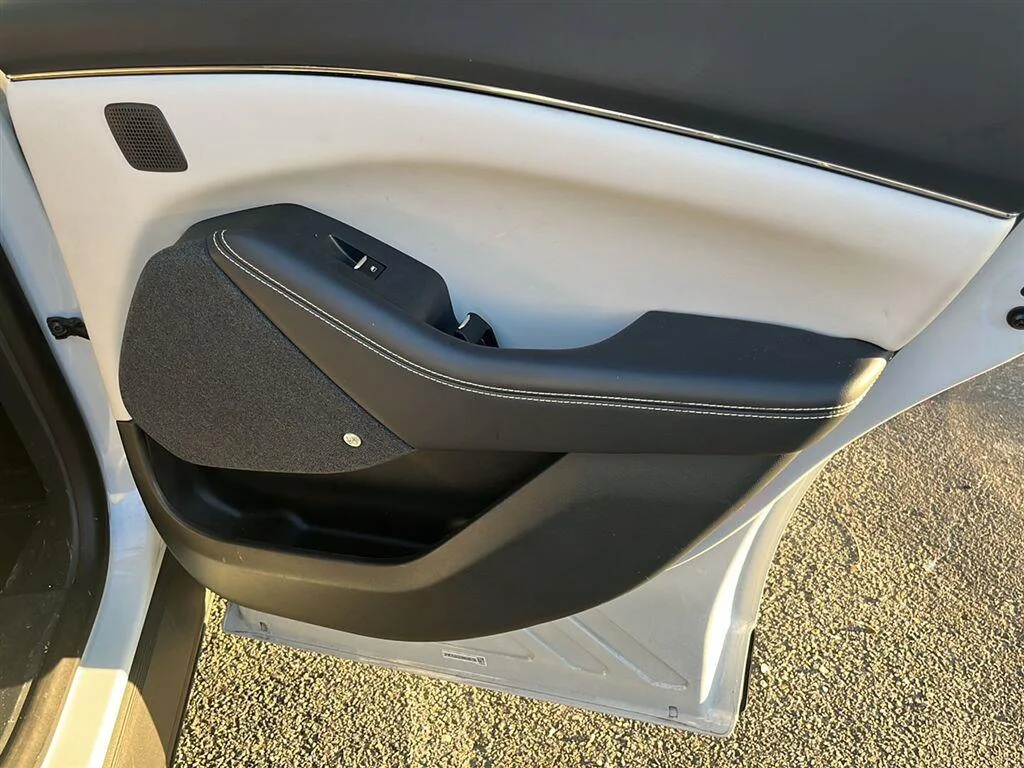 Used 2021 Space White Metallic Ford Premium image 8
