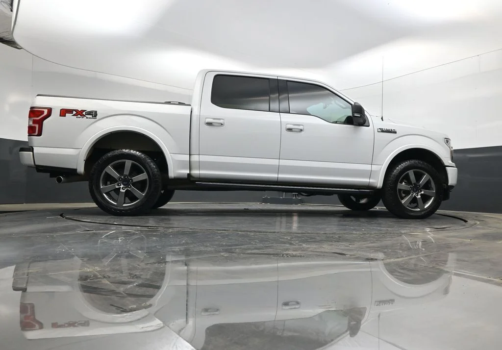 Used 2018 White Ford XLT image 32