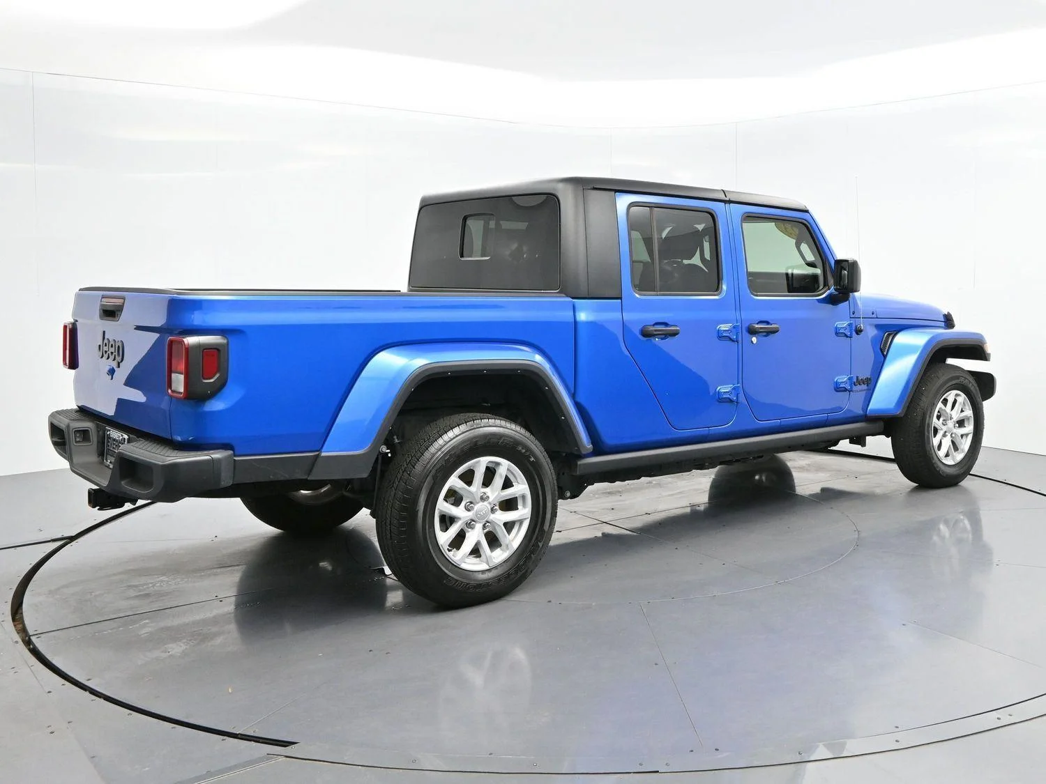 Used 2023 Hydro Blue Pearlcoat Jeep Sport S image 7