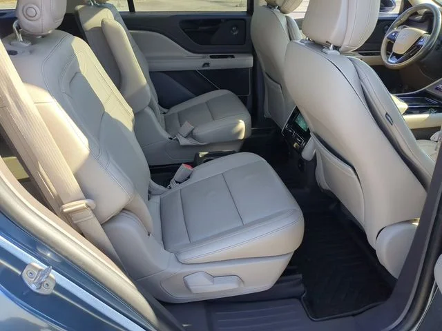 Used 2020 Blue Lincoln Reserve image 35