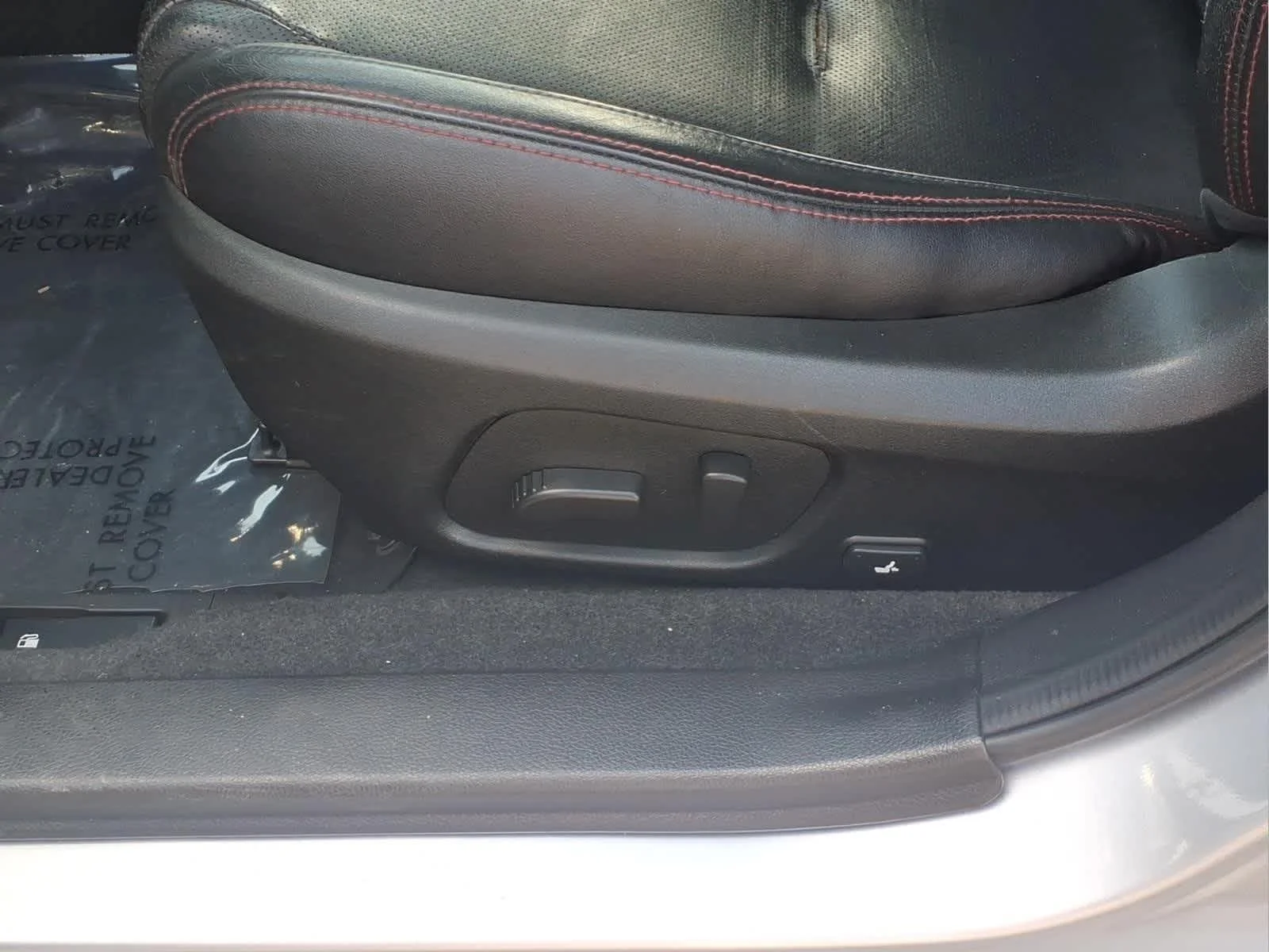 Used 2018 Ice Silver Metallic Subaru Limited image 18