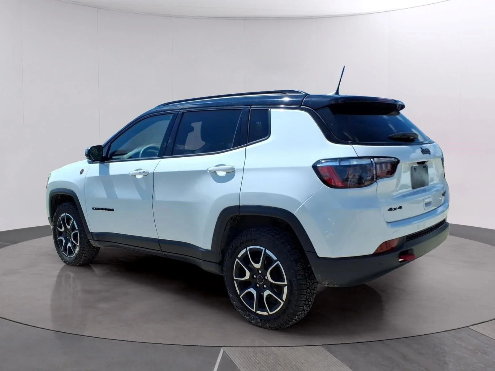 Used 2025 Bright White Clearcoat Jeep Trailhawk image 3