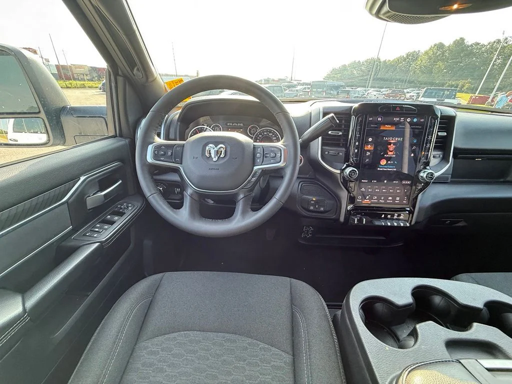 Used 2025 White Ram Big Horn image 8