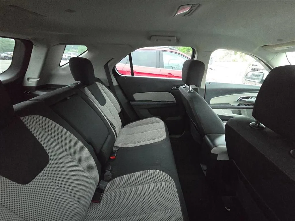 Used 2013 Silver Ice Metallic Chevrolet LT image 8