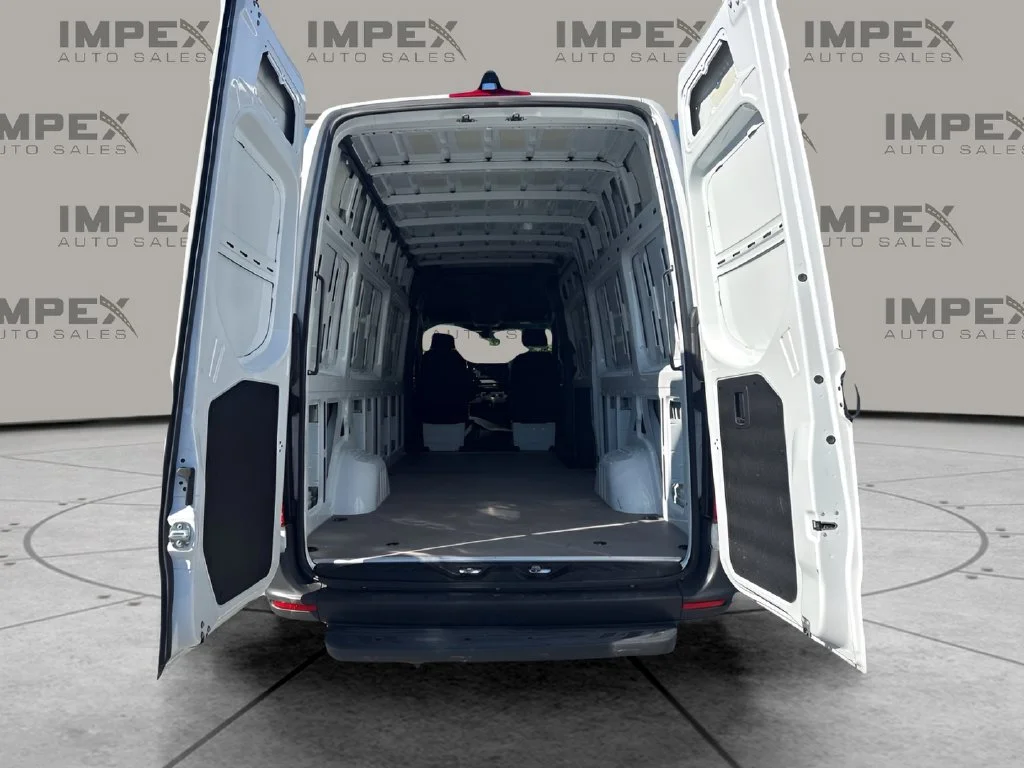 Used 2025 White Mercedes-Benz Cargo 170 WB image 23
