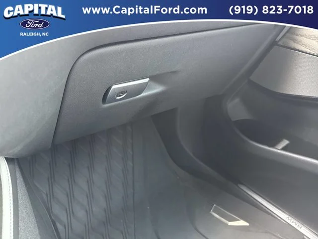 Used 2023 Black BMW xDrive40i image 28
