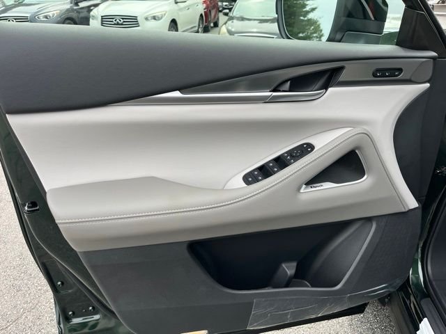 New 2027 Deep Emerald INFINITI Luxe AWD image 10