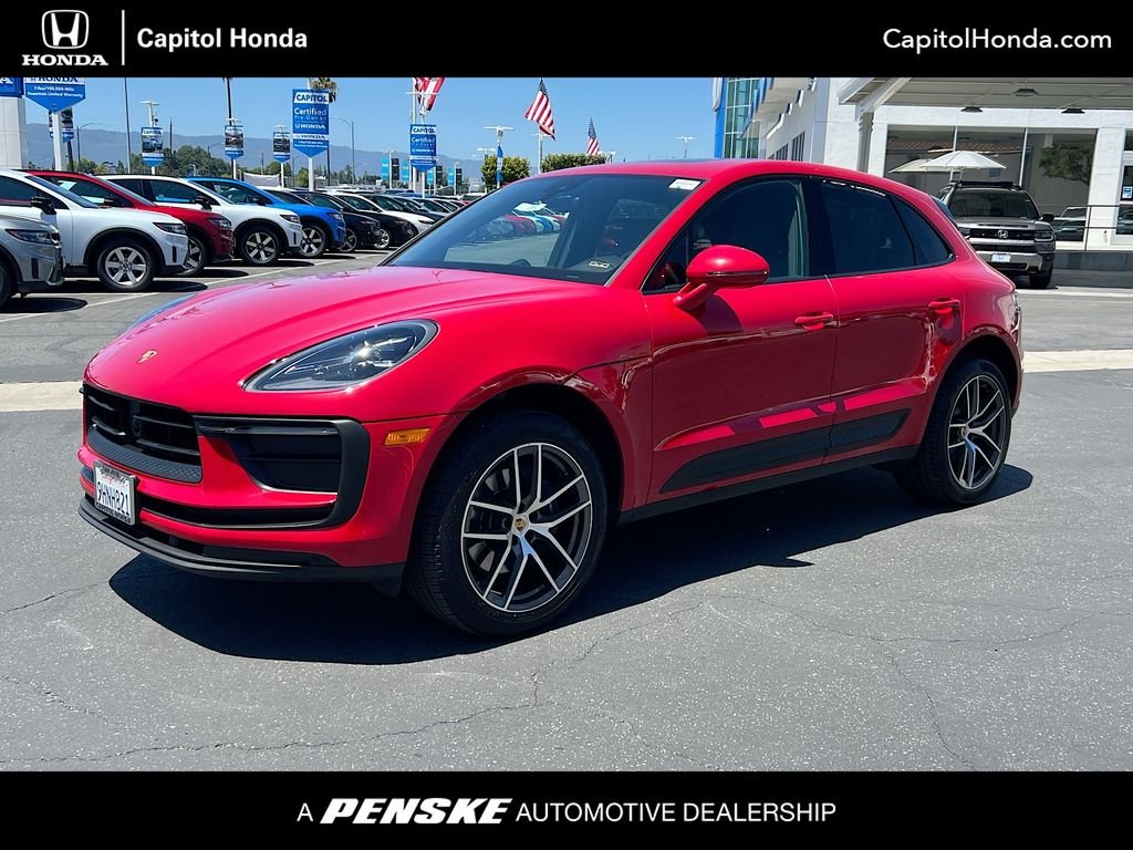 2023 Porsche Macan -'s photo