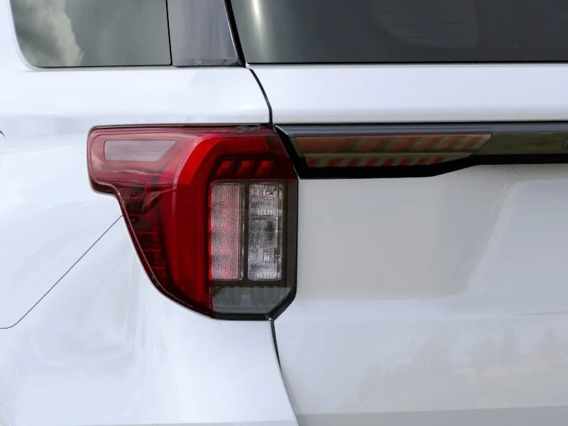 New 2027 Star White Metallic Tri-Coat Ford ST-Line image 21