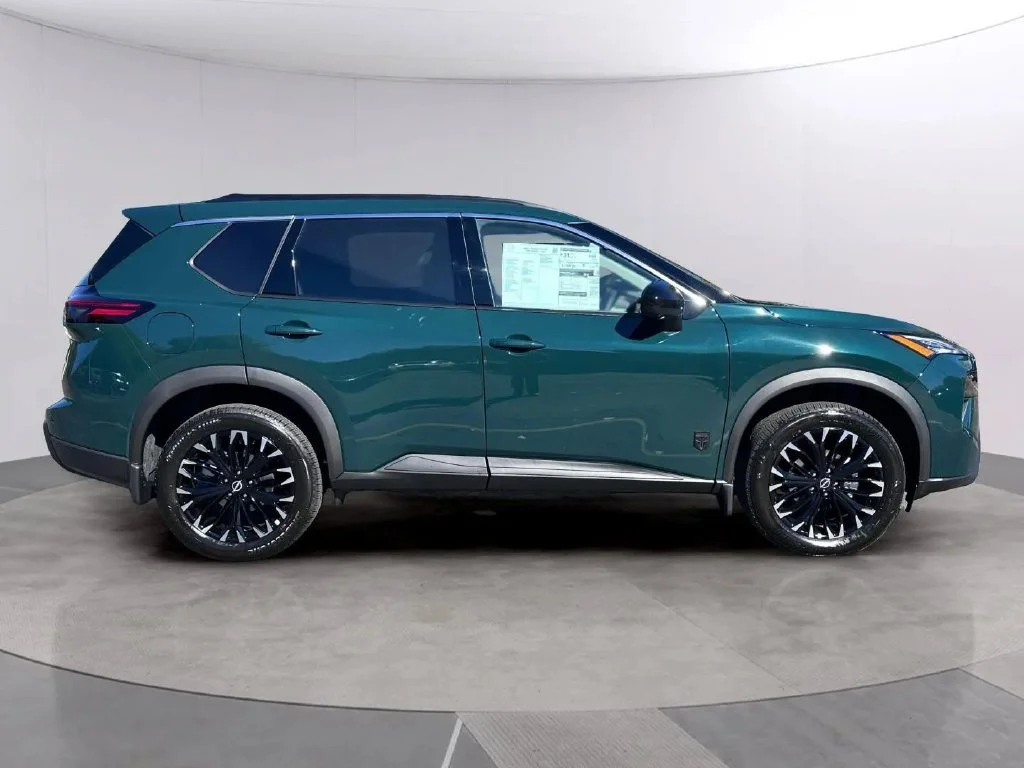 New 2026 Obsidian Green Nissan Dark Armor image 2