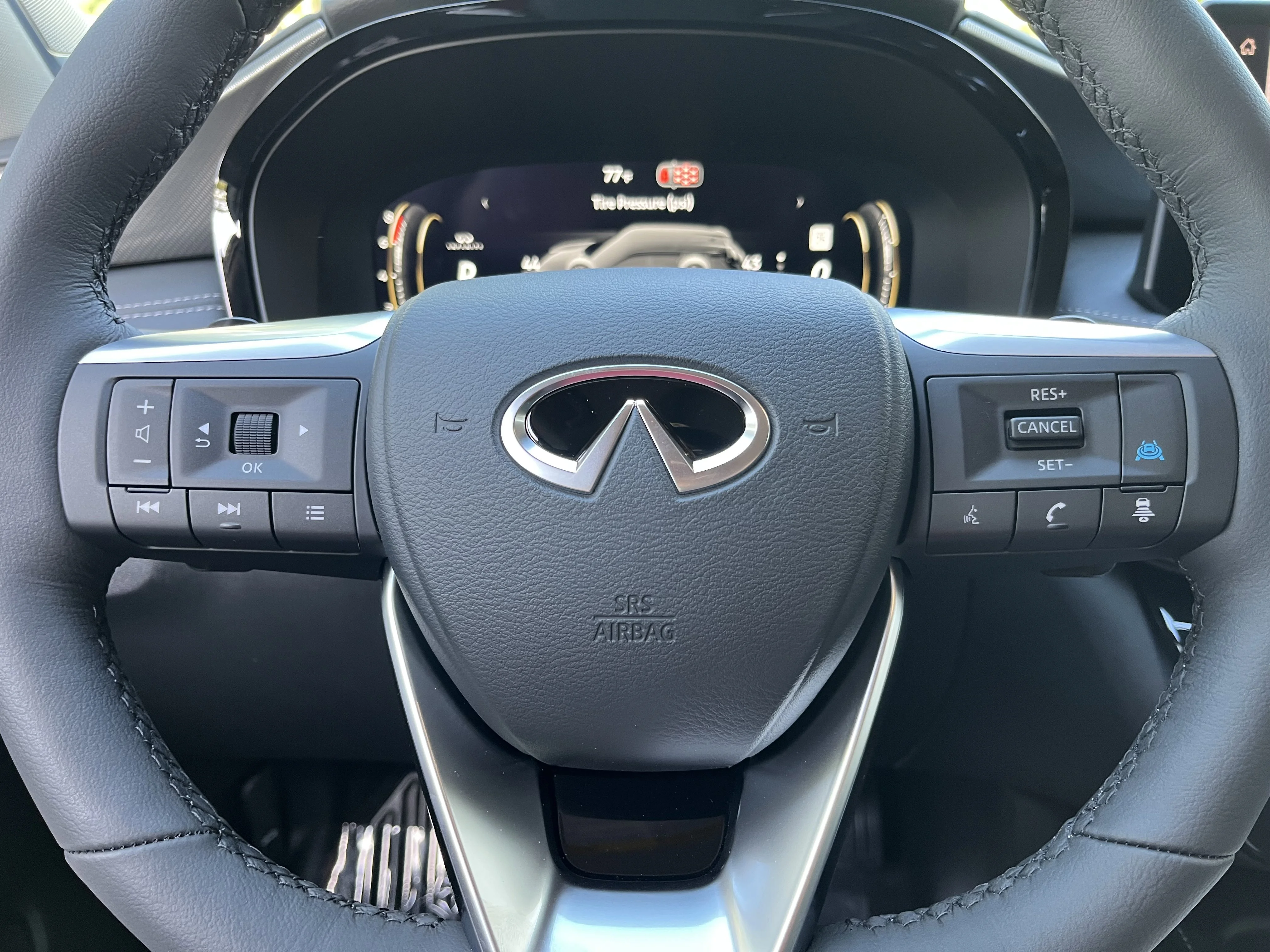 New 2027 Graphite Shadow INFINITI LUXE image 23