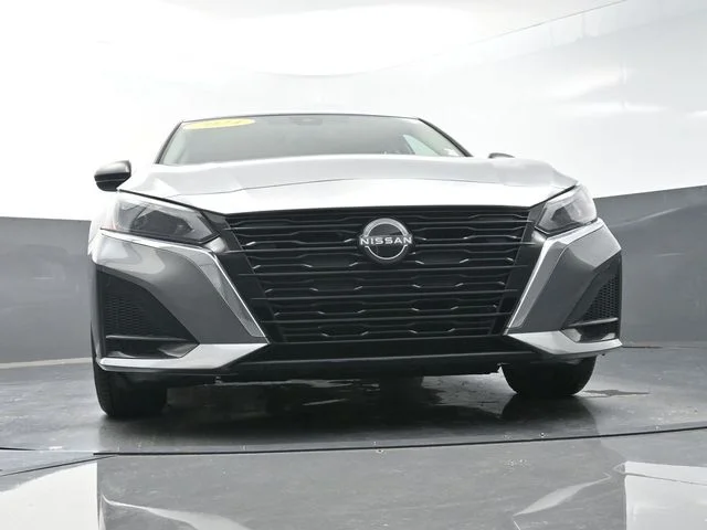 Used 2024 Gray Nissan 2.5 SV image 31