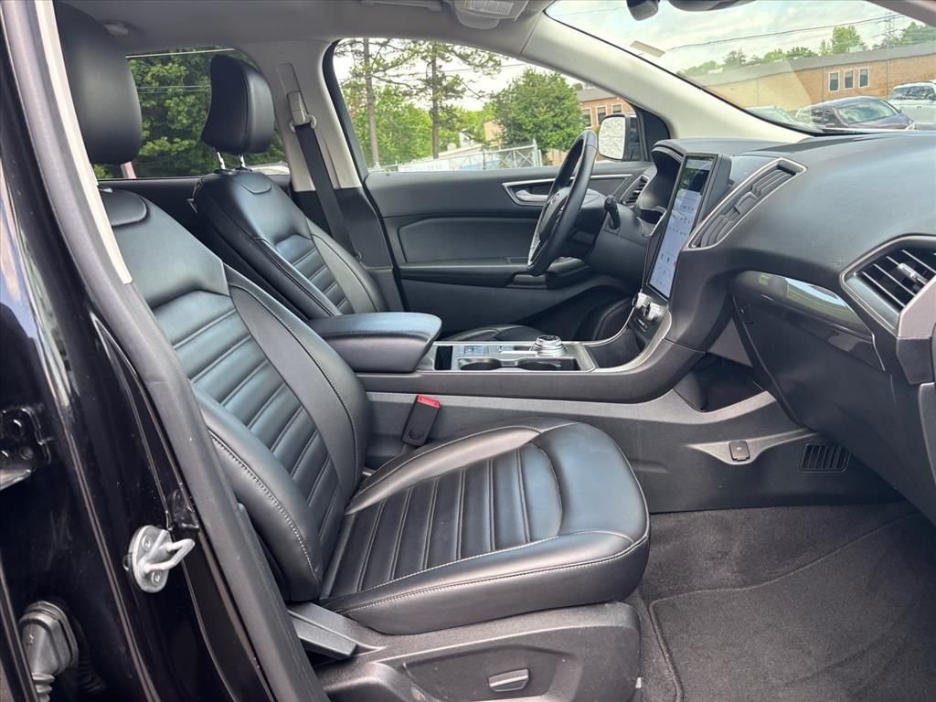 Used 2024 Black Metallic Ford SEL image 12