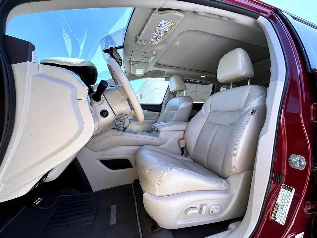 Used 2017 Red Nissan Platinum image 11