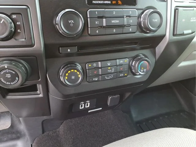 Used 2018 Gray Ford XLT image 28