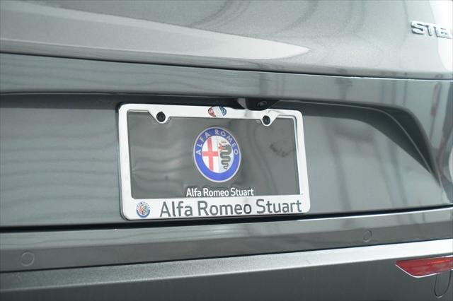 New 2025 Vesuvio Gray Metallic Exterior Paint Alfa Romeo  image 27