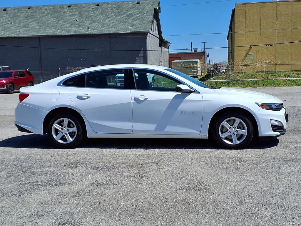 Used 2022 Chevrolet Malibu 1LS with VIN 1G1ZB5ST8NF183585 for sale in Sand Springs, OK
