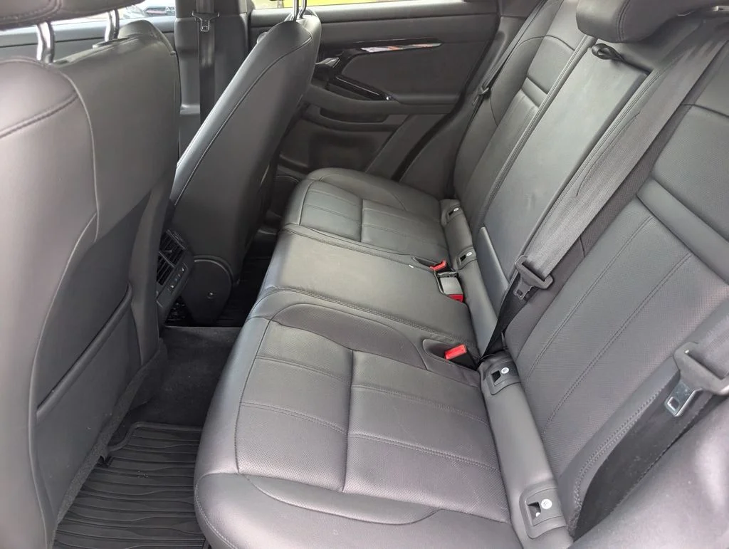 Certified Used 2024 White Land Rover Dynamic image 23