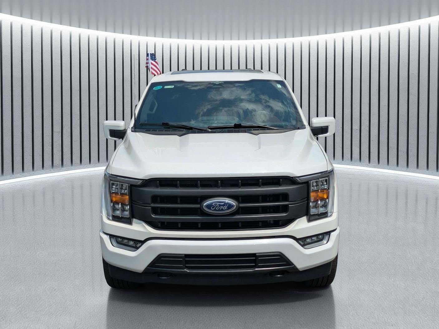 Used 2023 Star White Metallic Tri-Coat Ford LARIAT image 13