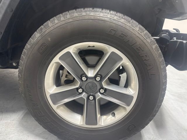 Used 2020 Black Jeep Unlimited Sahara image 4