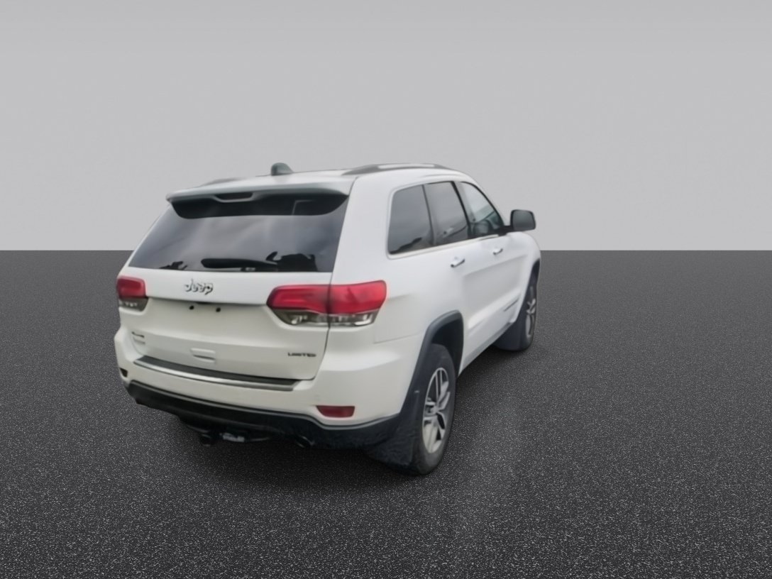 Used 2018 Bright White Clearcoat Jeep Limited image 8