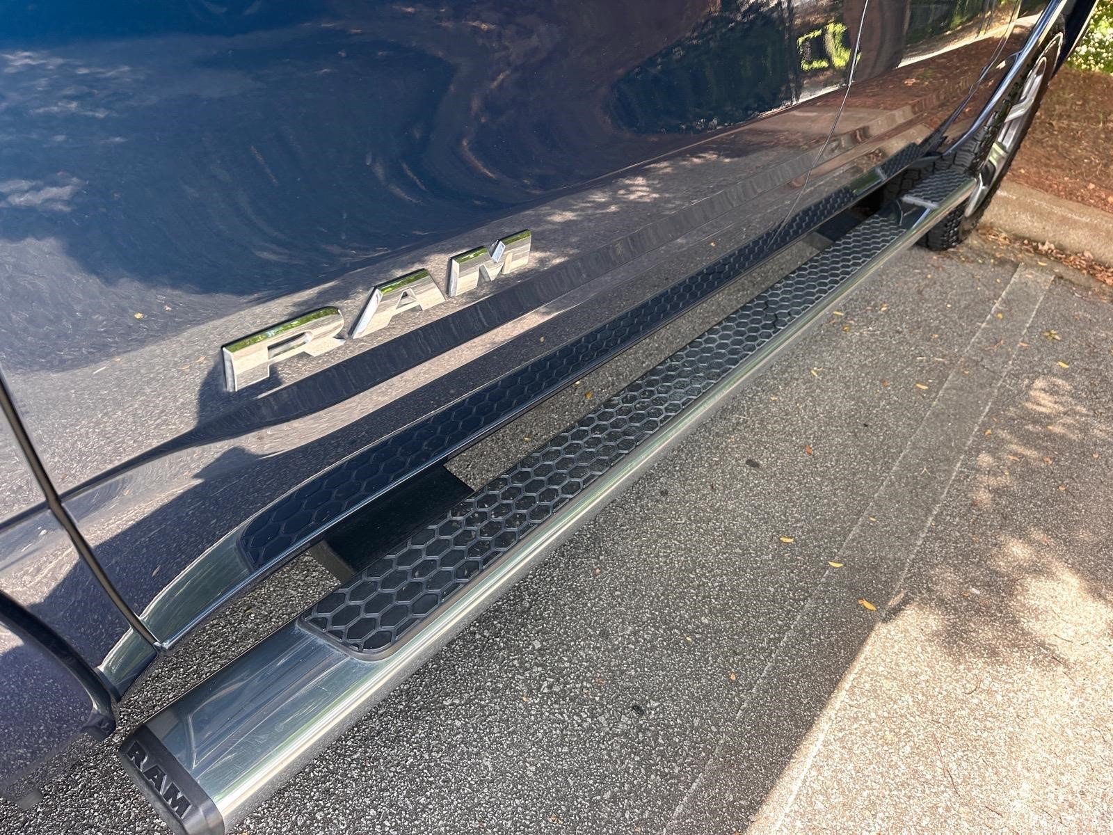 Used 2022 Patriot Blue Pearlcoat Ram Laramie image 18