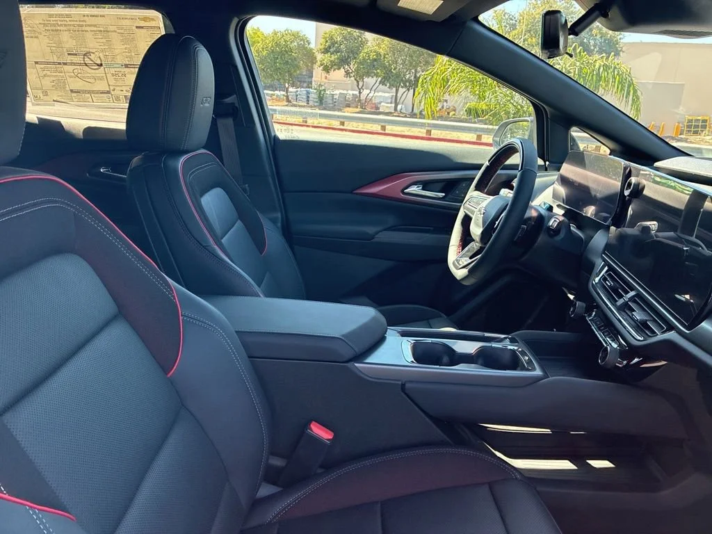 2025 Chevrolet Equinox EV RS - Photo 29