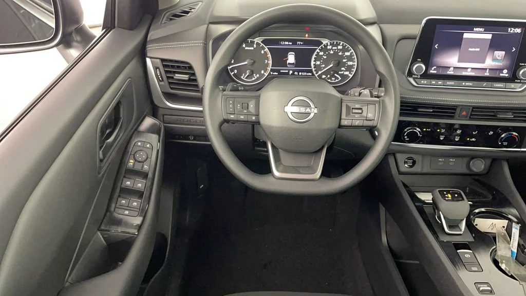2025 Nissan Rogue S - Photo 14