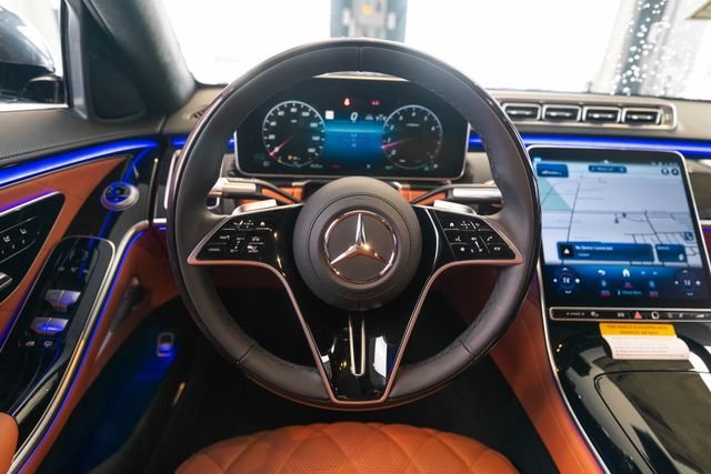 New 2026 MANUFAKTUR Graphite Metallic Mercedes-Benz S 580 image 16