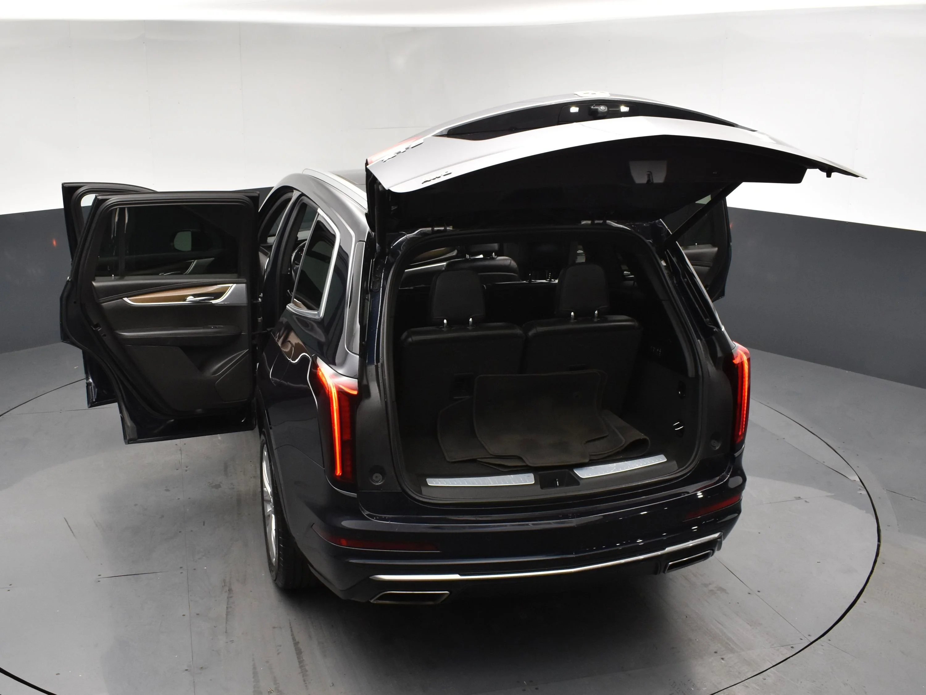 Used 2021 Dark Moon Blue Metallic Cadillac Premium Luxury image 28