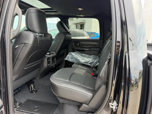 New 2026 Diamond Black Crystal Pearl-Coat Exterior Paint RAM Limited image 8