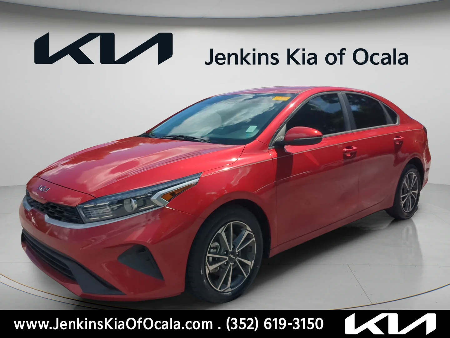 Used 2024 Currant Red Kia LXS image 7