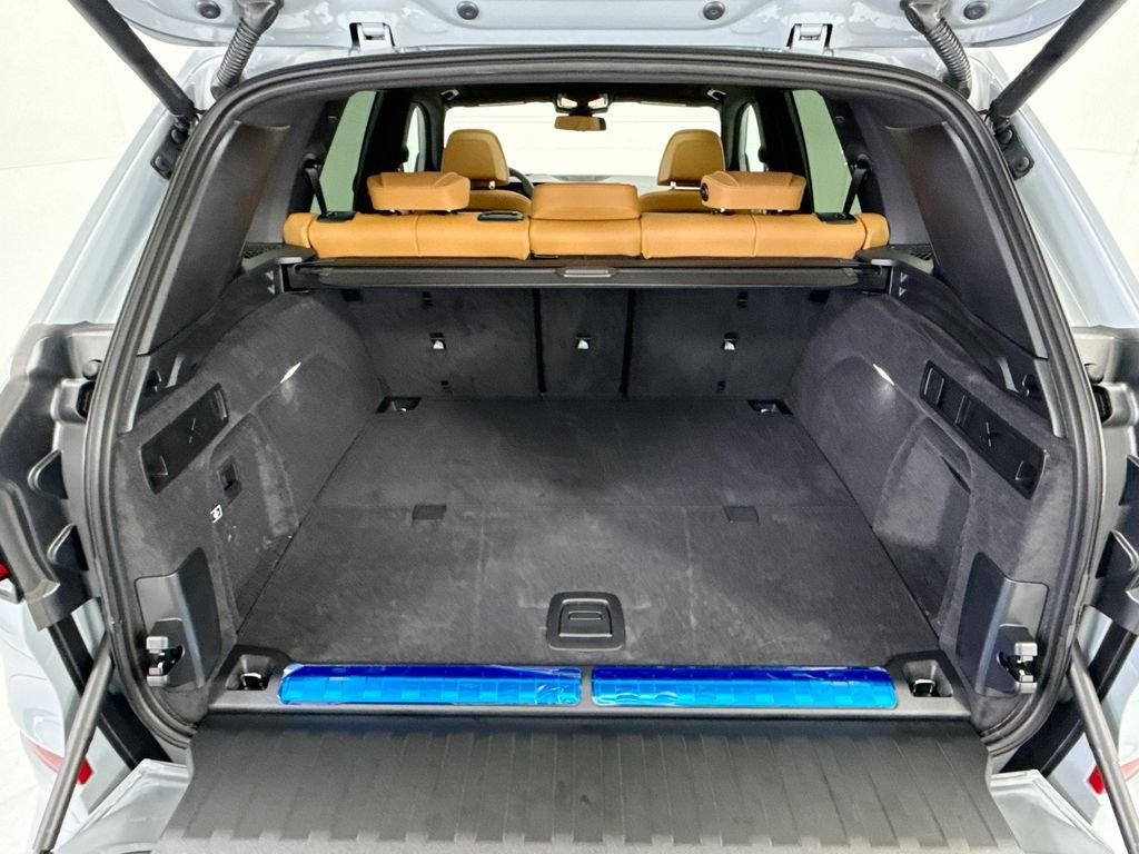 New 2026 Gray Metallic BMW xDrive50e image 27