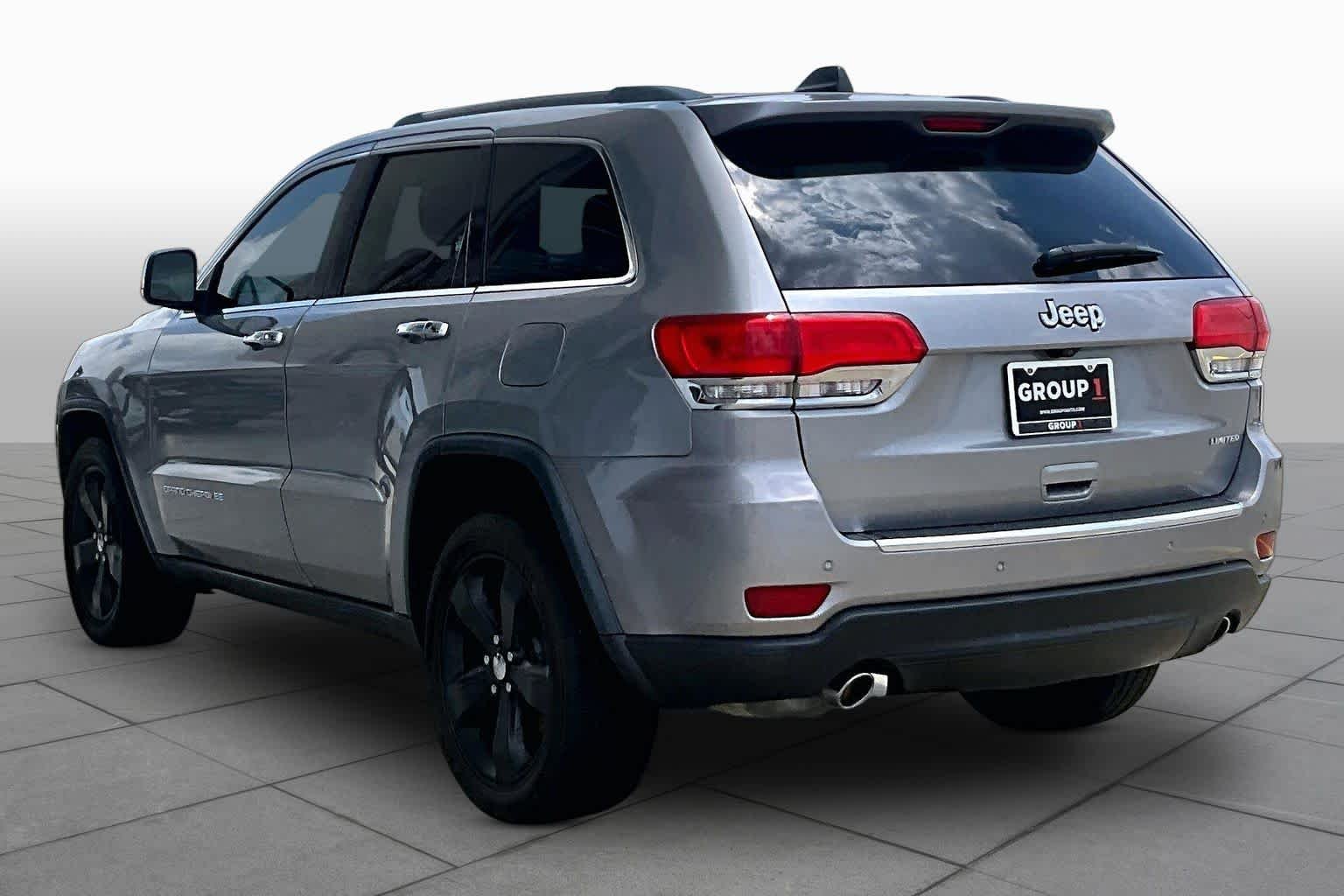 Used 2014 Billet Silver Metallic Clearcoat Jeep Limited image 11