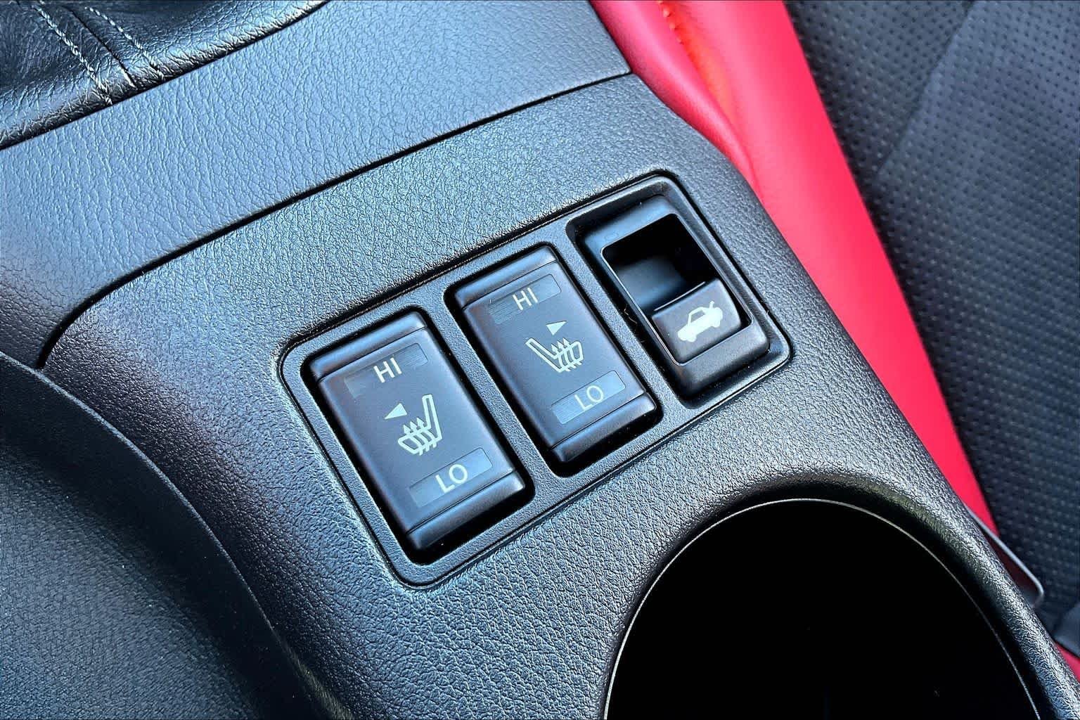 New 2026 Solid Red / Super Black Two-tone Nissan Performance image 18