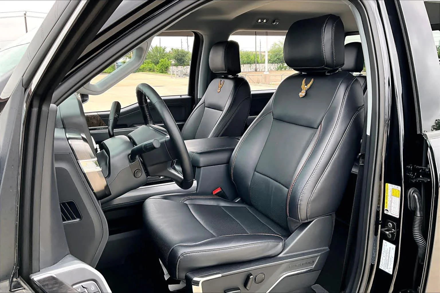 Used 2024 Agate Black Metallic Ford LARIAT image 8