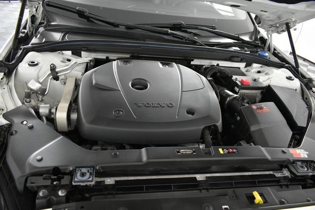 Used 2021 White Volvo T5 image 46
