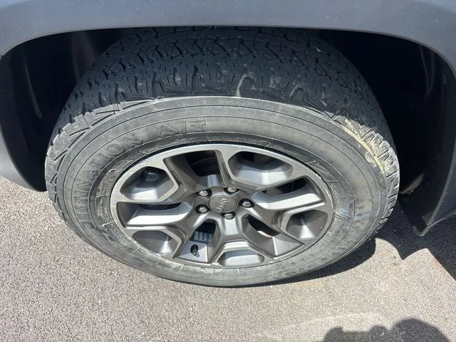 Used 2021 Green Jeep Trailhawk image 35