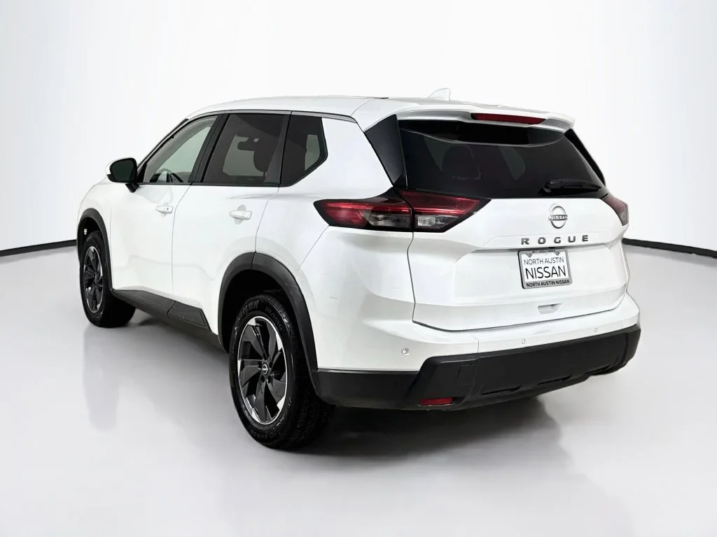 Used 2025 White Nissan SV image 5
