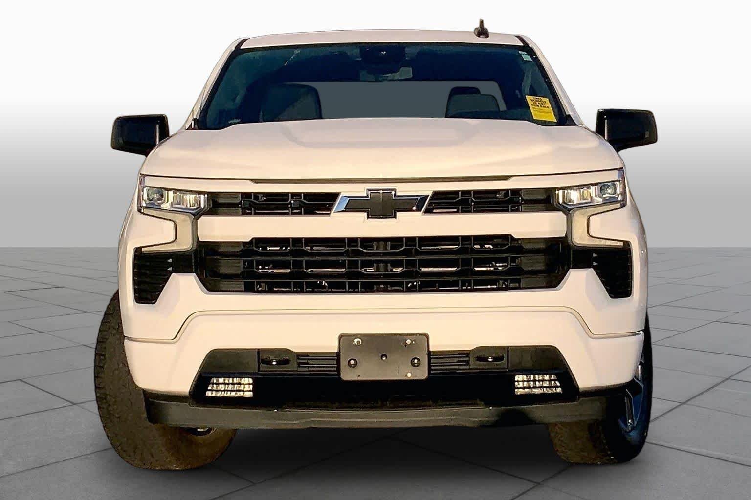 Used 2024 Summit White Chevrolet RST image 4