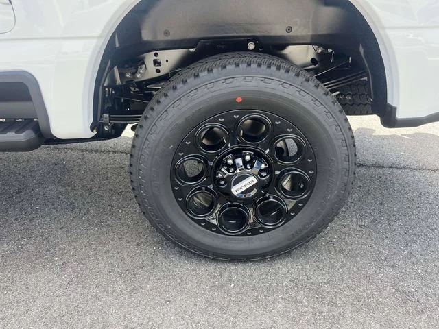 New 2026 Oxford White Ford Lariat image 7