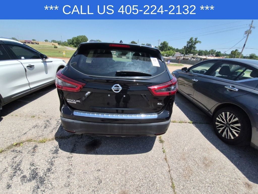 Used 2022  Nissan SL image 11